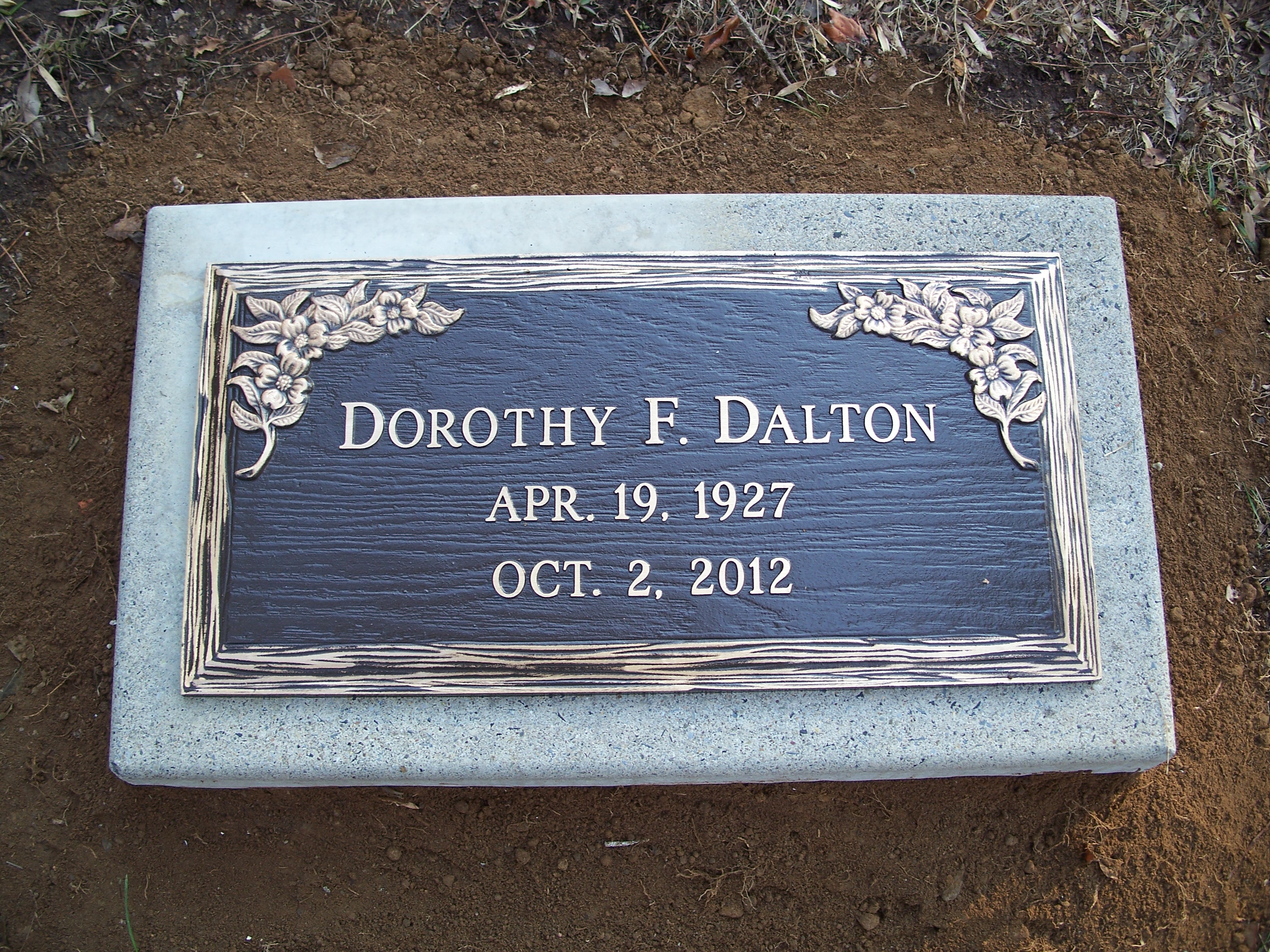 Gravestone of Dorothy F. Dalton